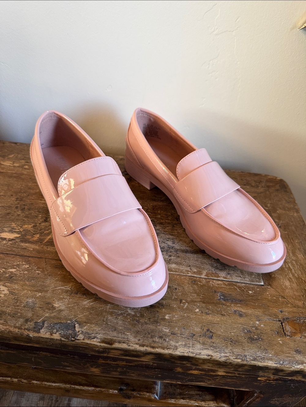 Reaction Kenneth Cole Women's Pink Loafers Size 7.5